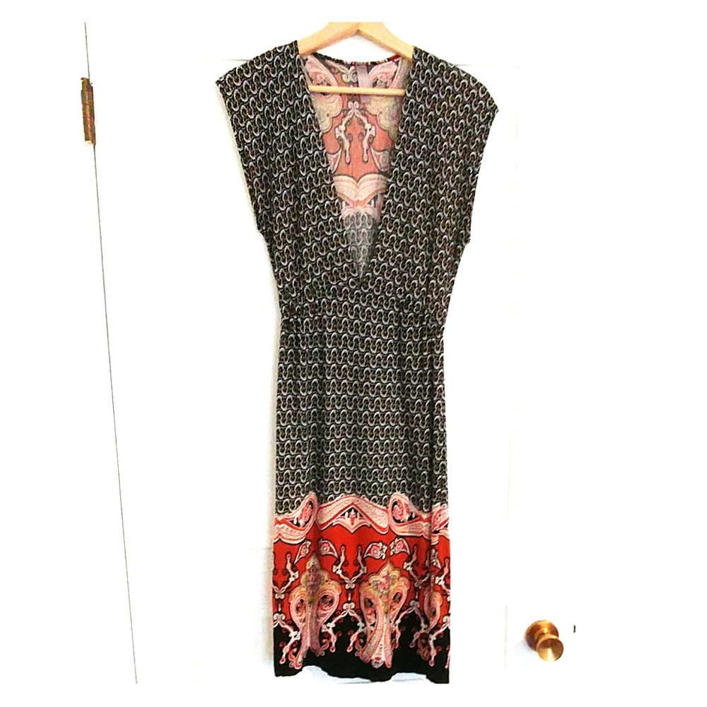 Francesca's | Abstract pattern form-fitting dress